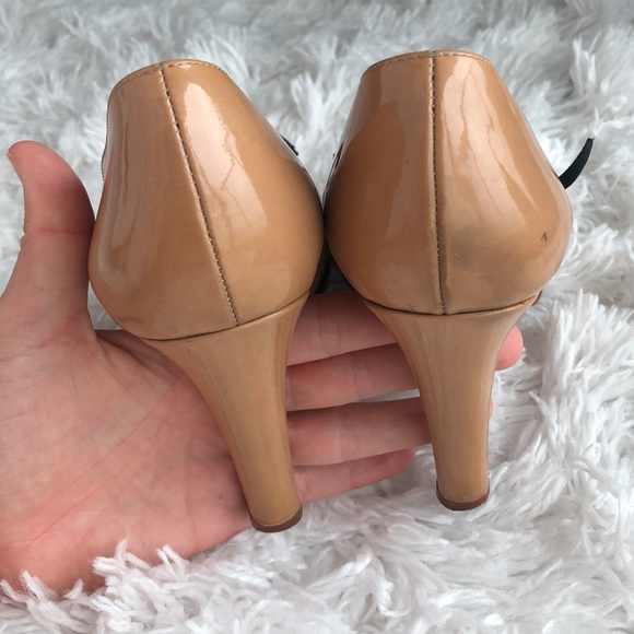 Kate Spade sz 9 patent leather tan pumps with bow - Picture 4 of 5